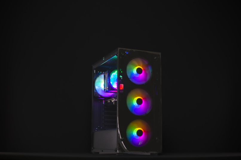 Intel Core i3-10100F / GTX1650 4GB