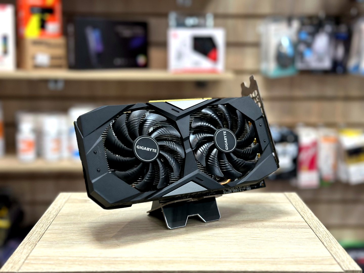 [Б/У] Видеокарта GIGABYTE GeForce RTX 2060 SUPER WINDFORCE OC 8GB [GV-N206SWF2OC-8GD]