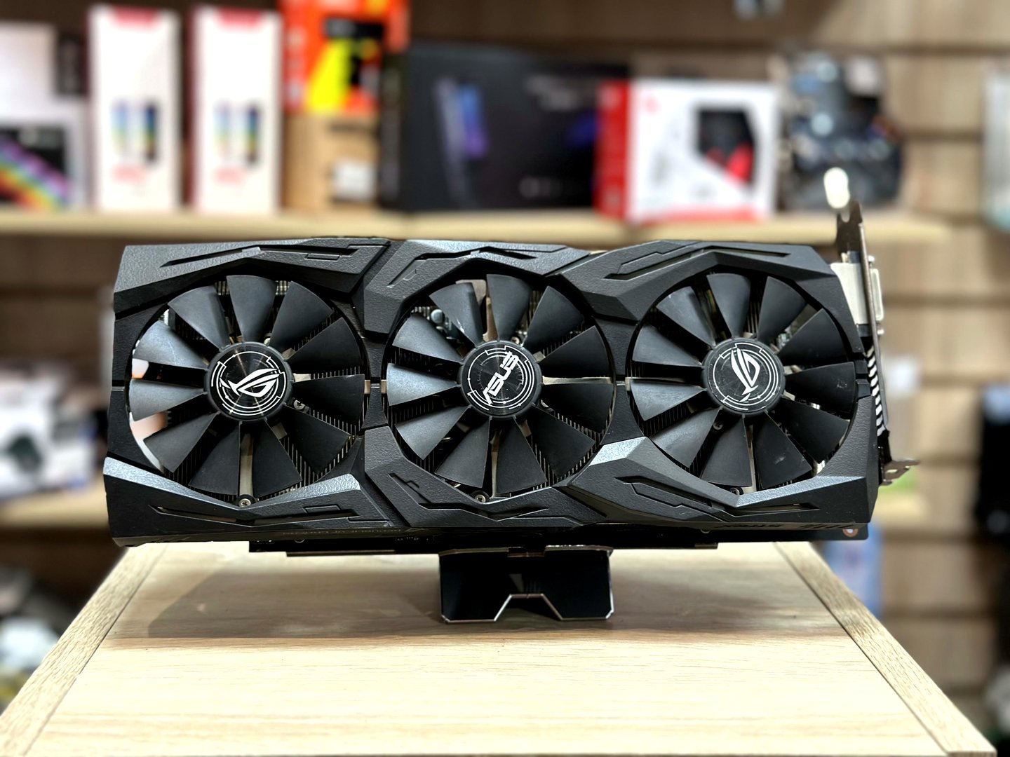[Б/У] Видеокарта ASUS ROG STRIX RX580 8GB GDDR5 [HDMI X2, DP X2, DVI-D]