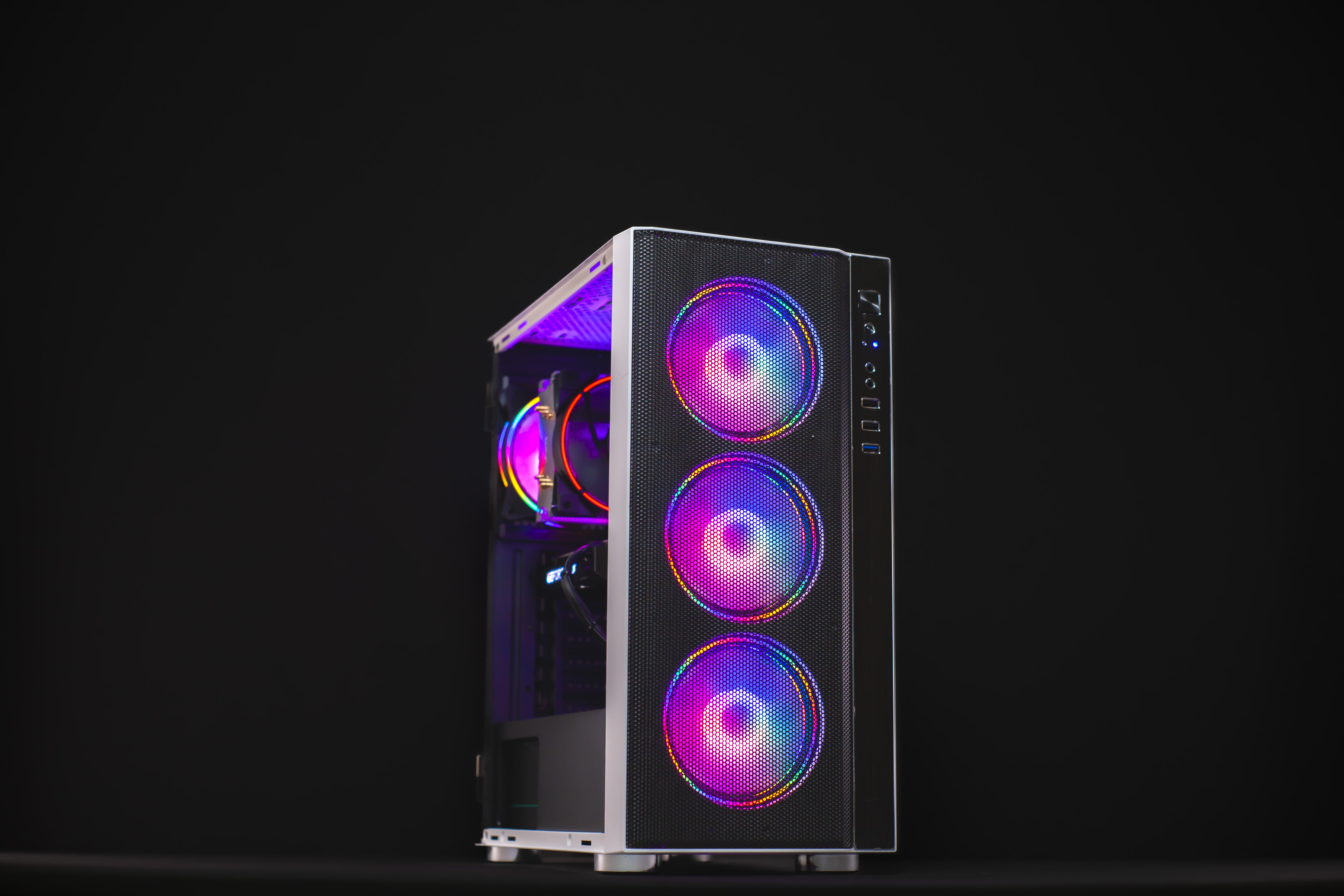 Intel Core i5-12400F / RTX4060 8GB