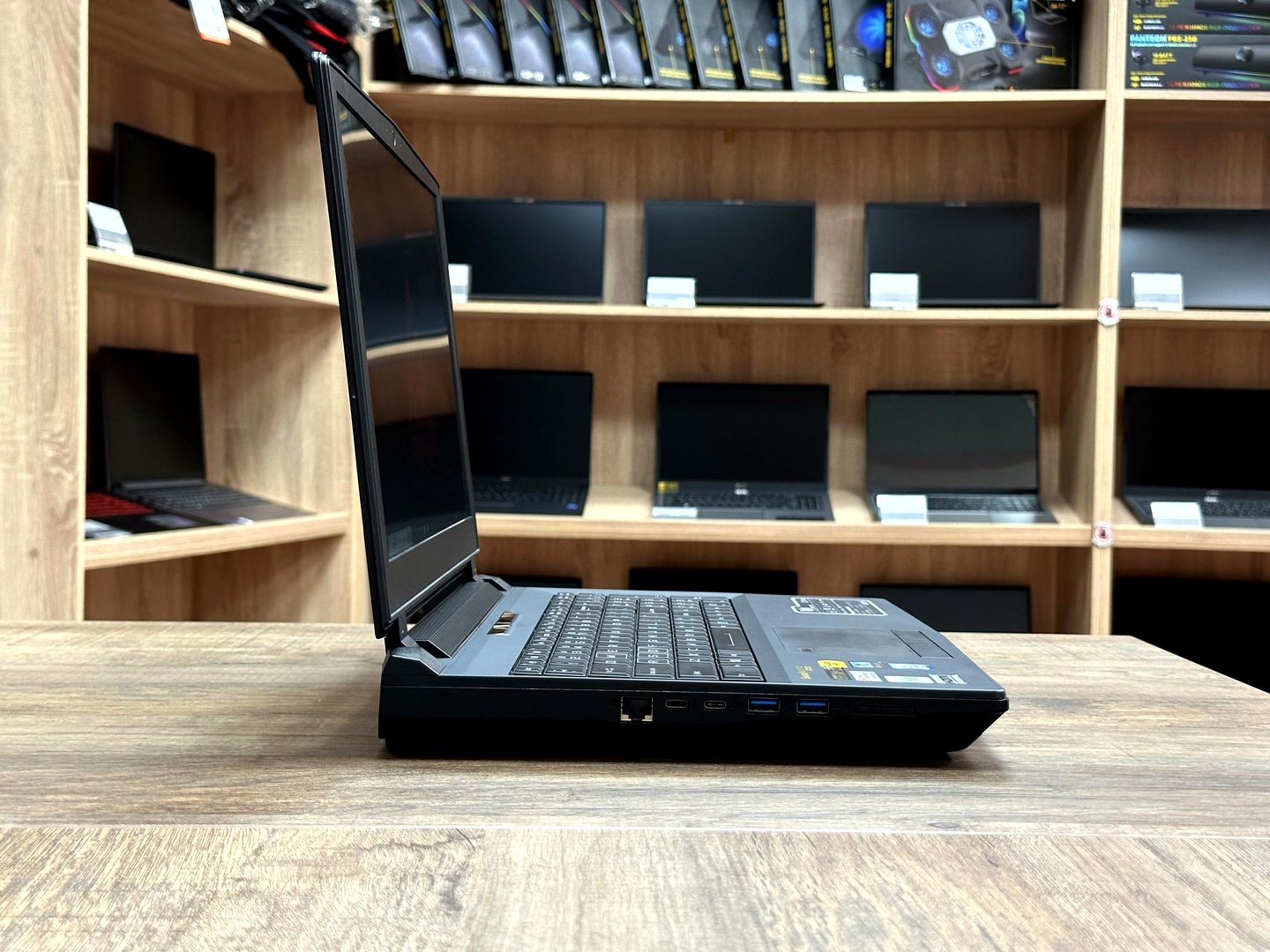 картинка Ноутбук 15,6" Hasee ZX7-SP5D1 [i5-6400 / GTX1060 6GB] от магазина Одежда+