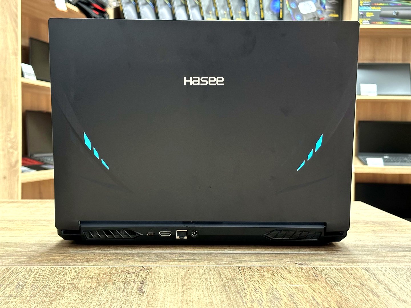 картинка [Б/У] Ноутбук 15,6" Hasse NH5x-xDPx [i5-10200H / RTX 3060 6GB] от магазина Одежда+