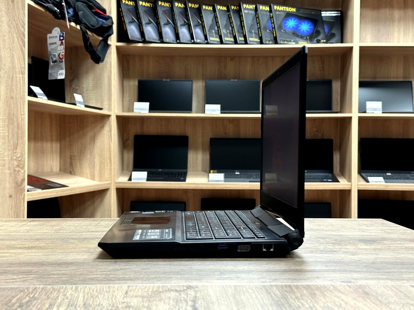 картинка [Б/У] Ноутбук 15,6" SHINELON I7-6700 от магазина Одежда+