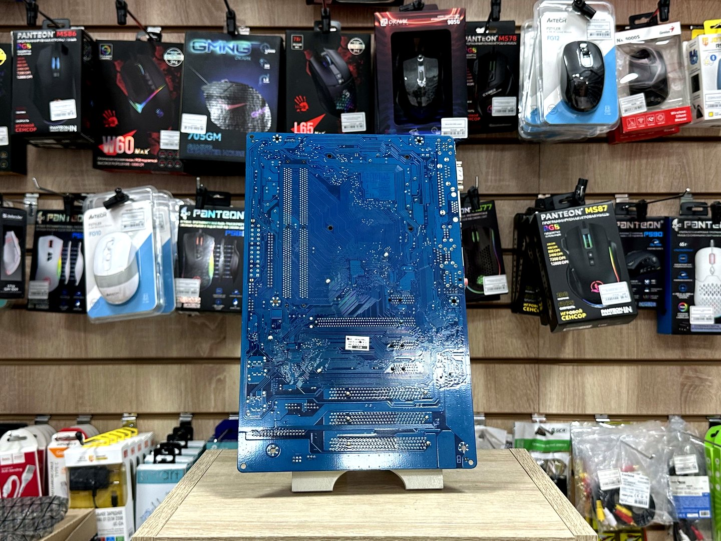 картинка [Б/У] Материнская плата Gigabyte GA-P31-S3G | LGA775 от магазина Одежда+