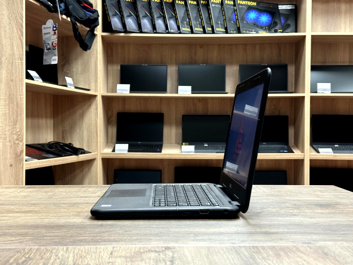 картинка [Б/У] Ноутбук 13,3" DELL Latitude 3300 от магазина Одежда+