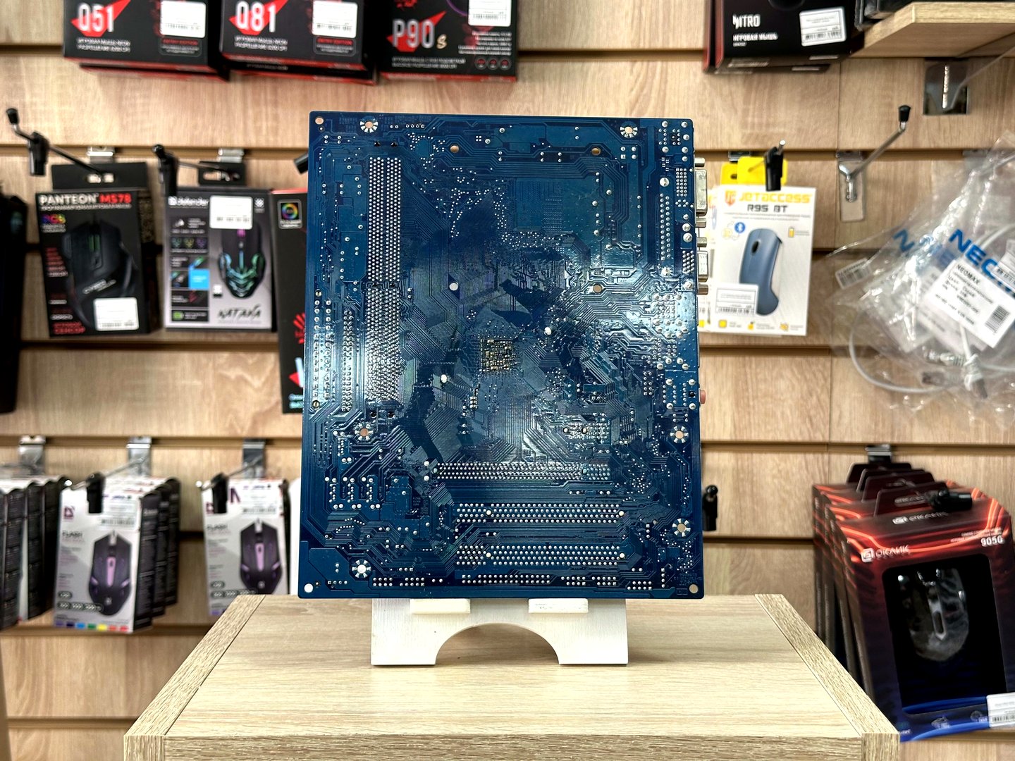 картинка [Б/У] Материнская плата GIGABYTE GA-73PUM-S2 | LGA775 от магазина Одежда+