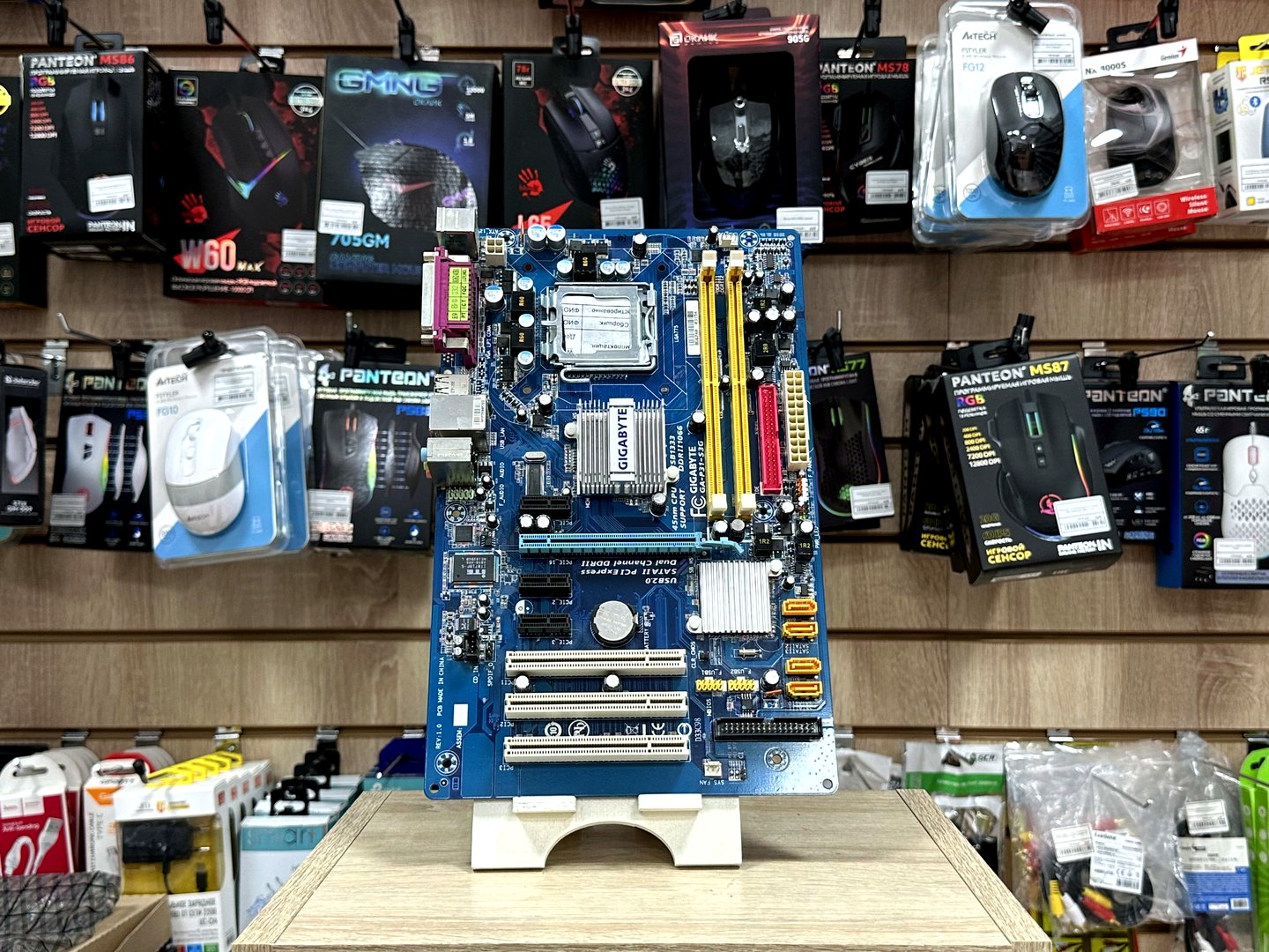картинка [Б/У] Материнская плата Gigabyte GA-P31-S3G | LGA775 от магазина Одежда+