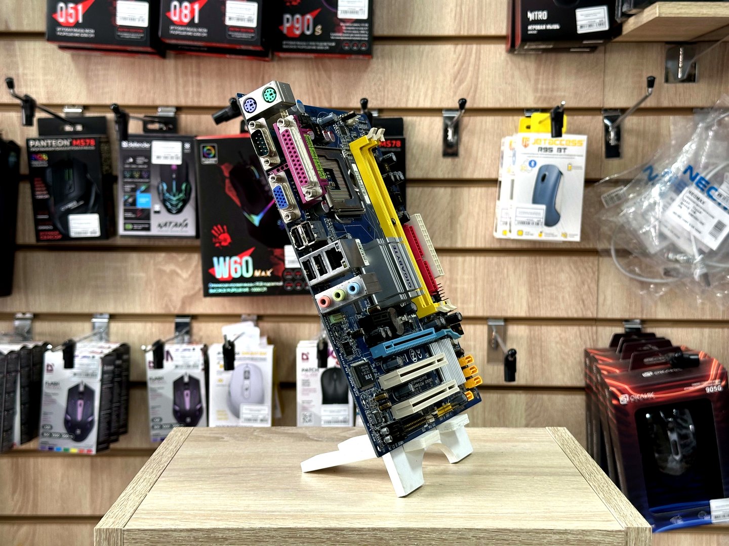 картинка [Б/У] Материнская плата GIGABYTE GA-G31M-S2L | LGA775 от магазина Одежда+