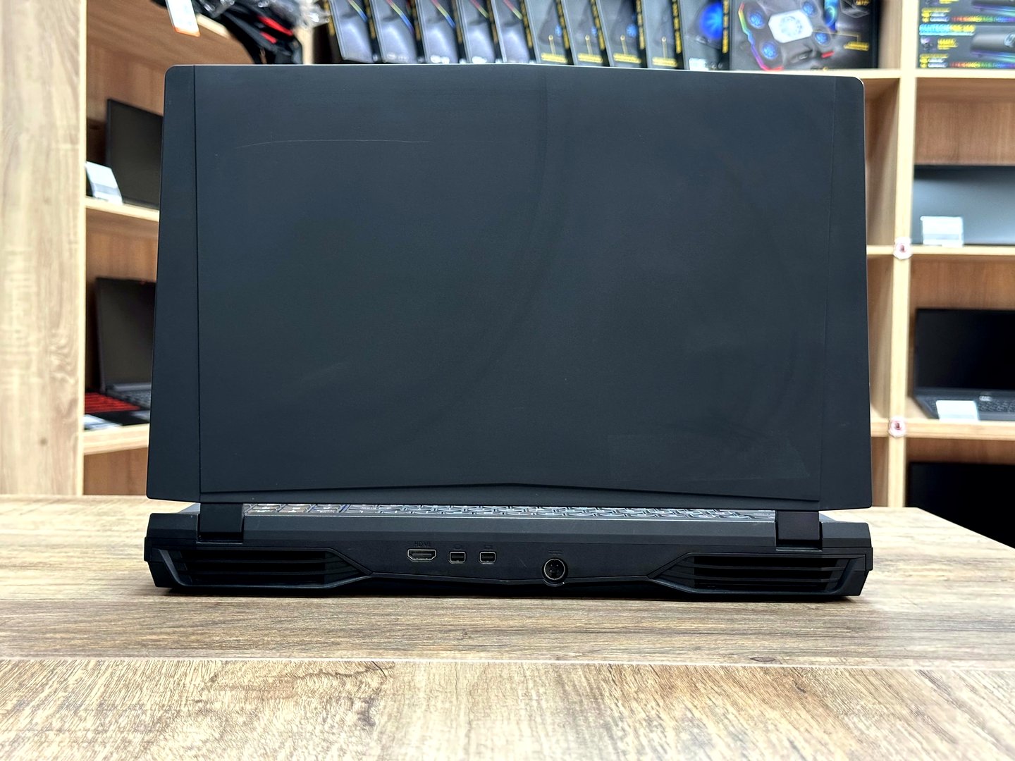 картинка Ноутбук 15,6" Hasee ZX7-SP5D1 [i5-6400 / GTX1060 6GB] от магазина Одежда+