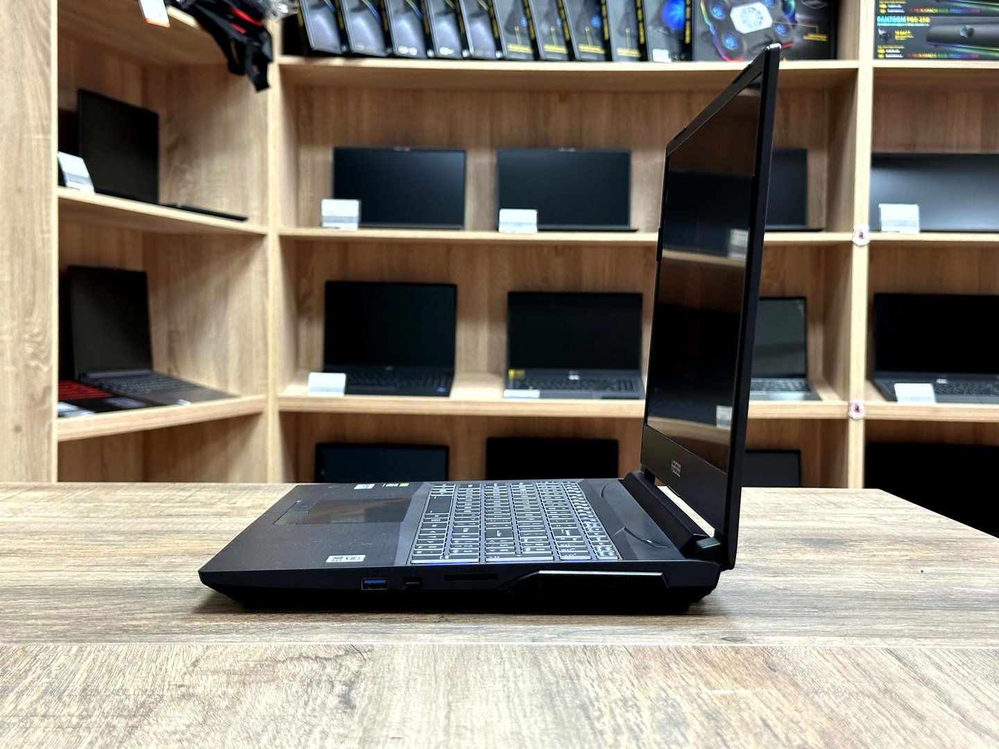 картинка [Б/У] Ноутбук 15,6" Hasse NH5x-xDPx [i5-10200H / RTX 3060 6GB] от магазина Одежда+